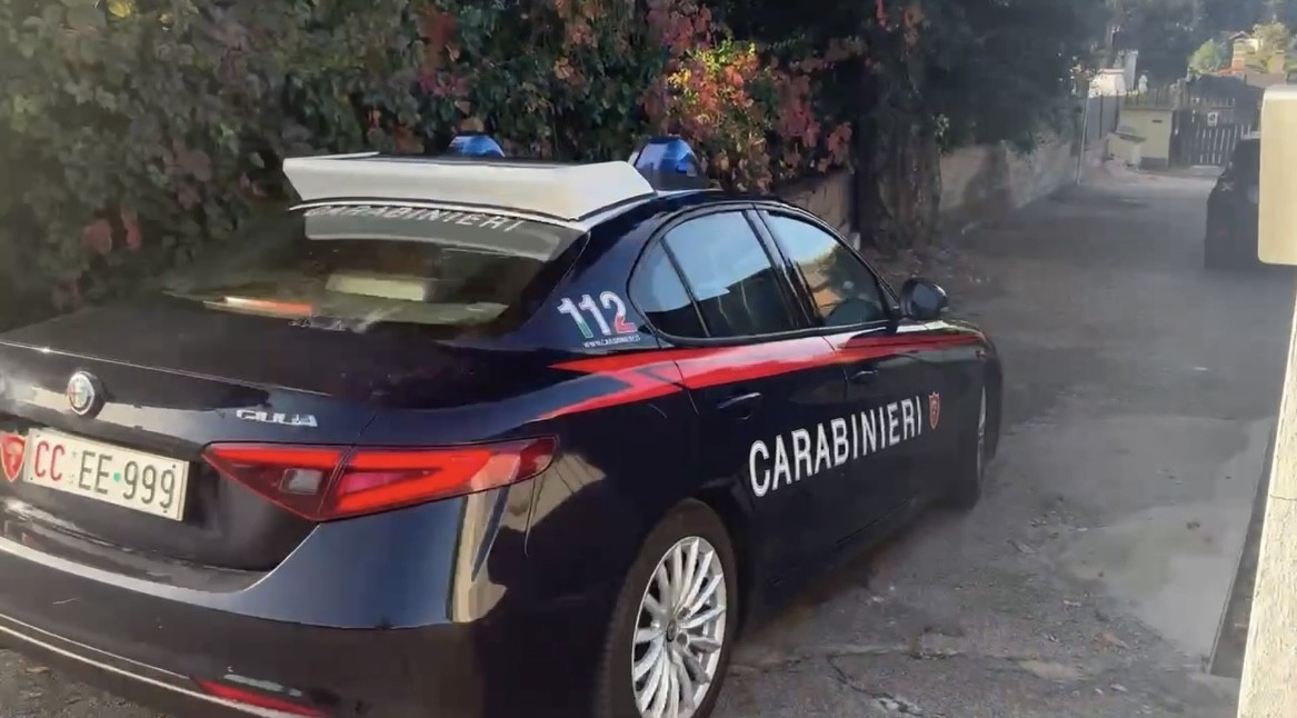 A Falconara truffa del furgone online: denunciata una 39enne