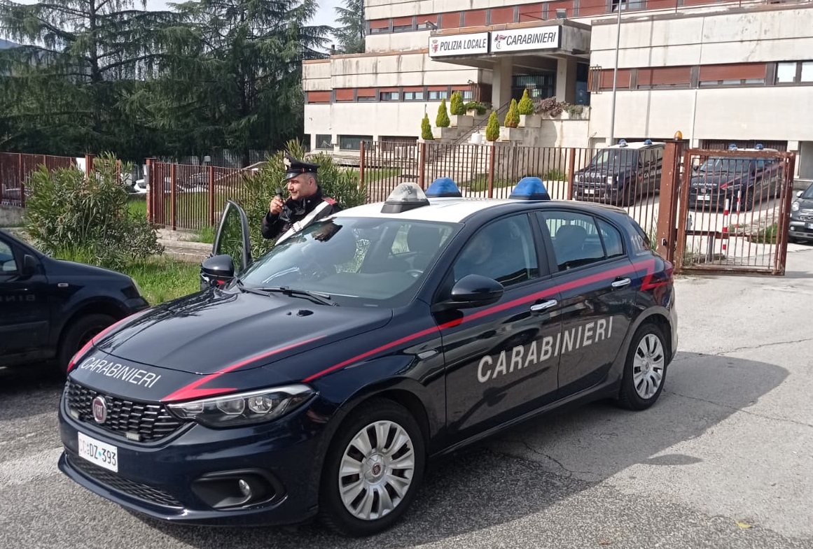 Controlli a Fabriano, tre denunce tra grimaldelli e alcol