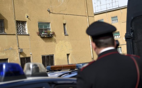 Ubriaco in spiaggia a Numana, 34enne trasferito al Cpr di Roma