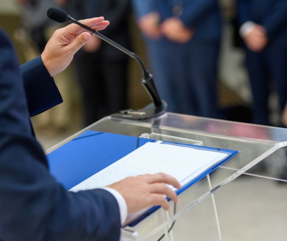Silvetti ad Ancona tra destra e moderati, Nobili: «Jekyll e Hyde»