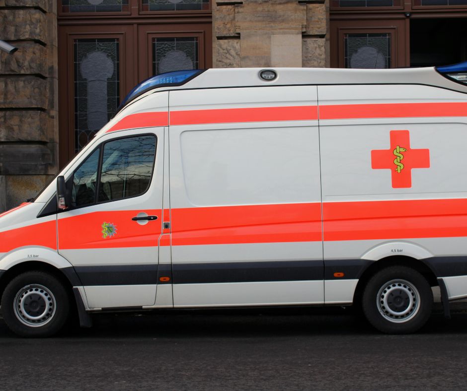 Lite a Torrette, 18enne soccorso dopo uno stato di agitazione
